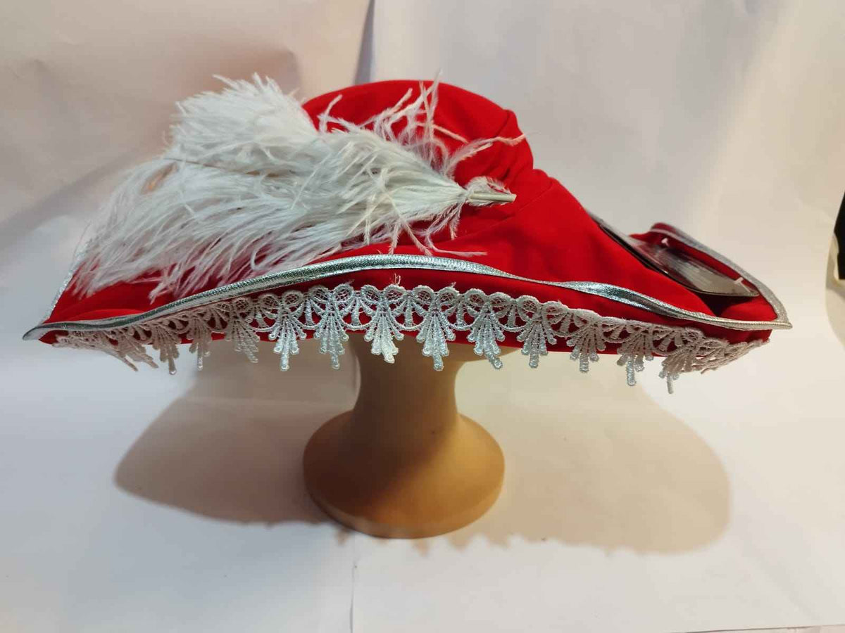 Sombrero de Pirata Rojo con Ribete Plateado y Pluma