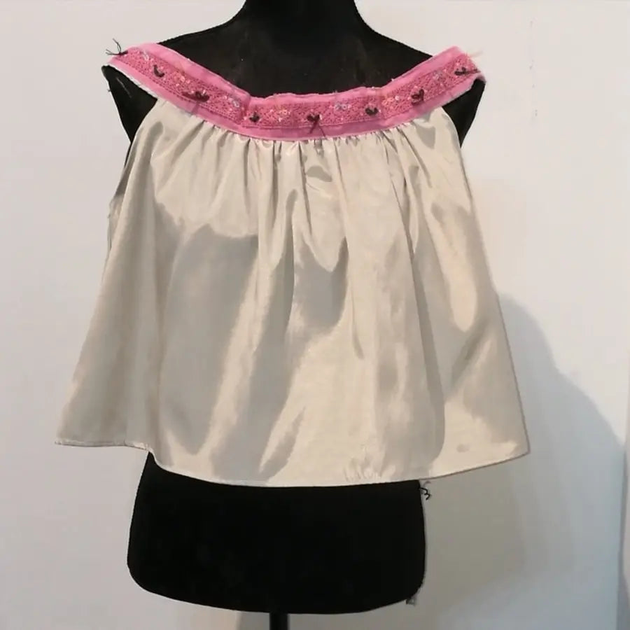 Disfraz Blusa Blanca Pasamanería Rosa