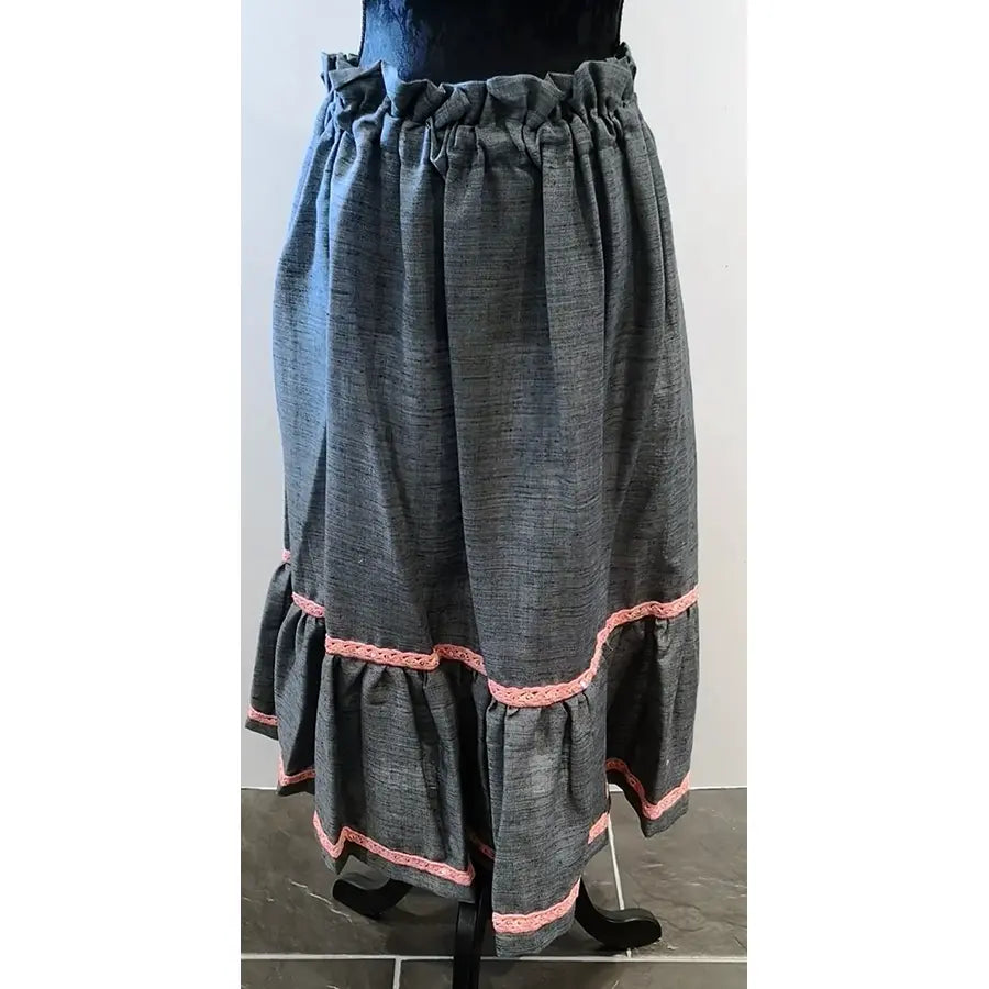 Costume Gray Skirt Pink Embroidered Riva