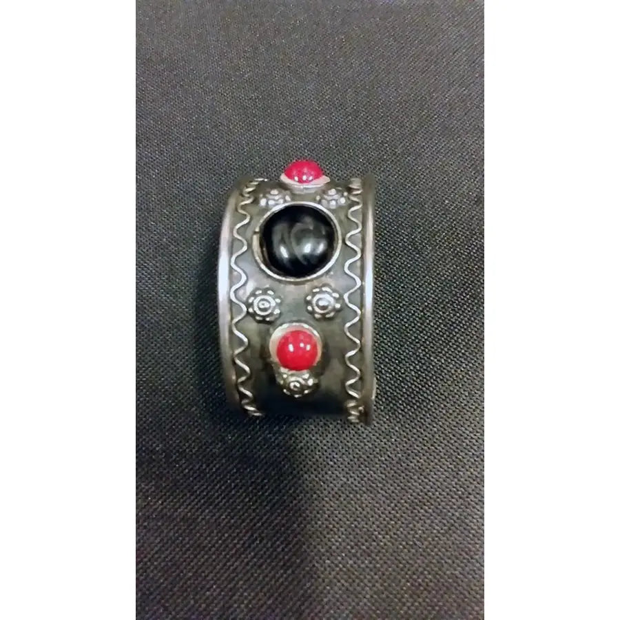 Brazalete Plateado Ancho Piedra Negra/Roja