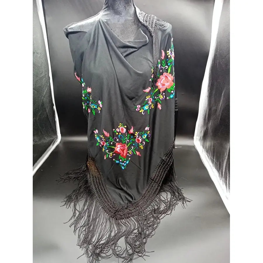 Mantón Negro Con Flores Bordadas Y Flecos