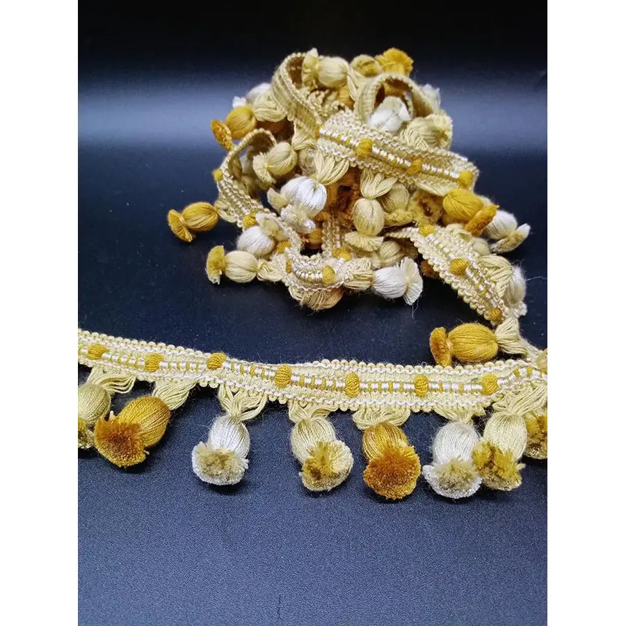 Fringe With Four Tassels