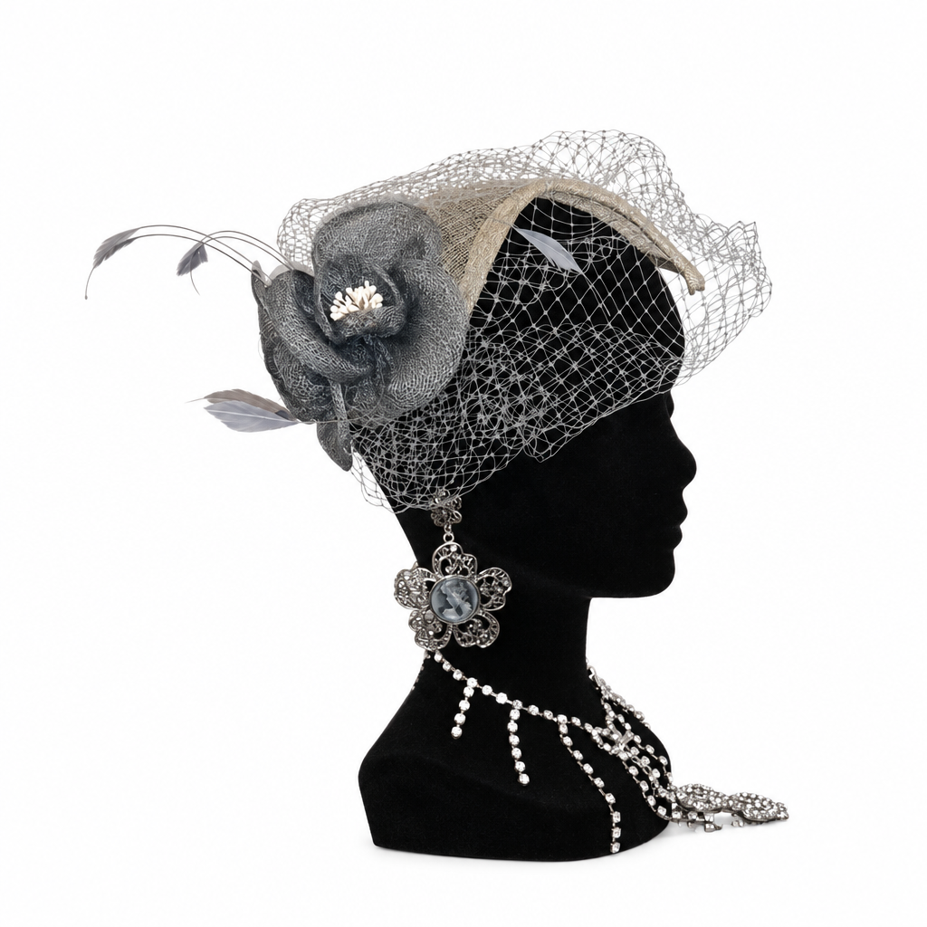 Tocado Marrón con Flor y Velo Gris — Accesorio Artesanal