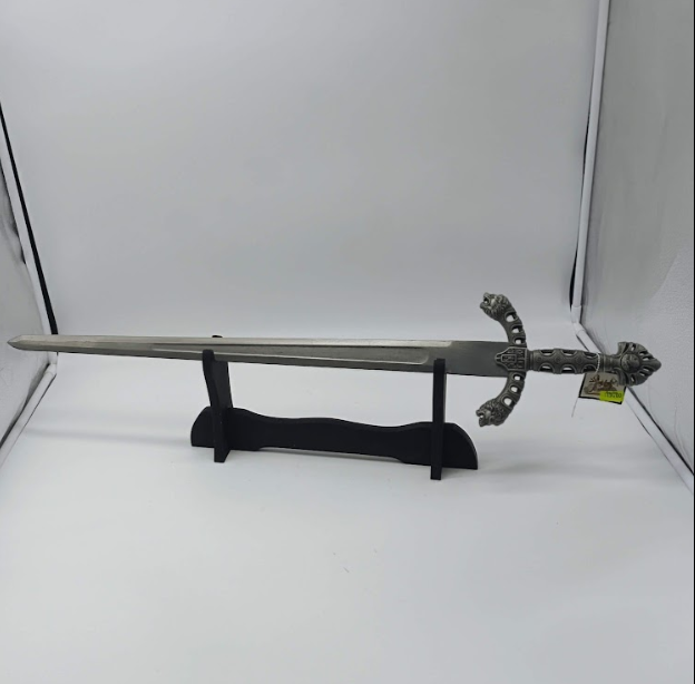 Espada Medieval Gótica de Metal – Réplica Decorativa con Guarda Calada