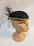 Casquete Negro Años 20 con Adorno Dorado