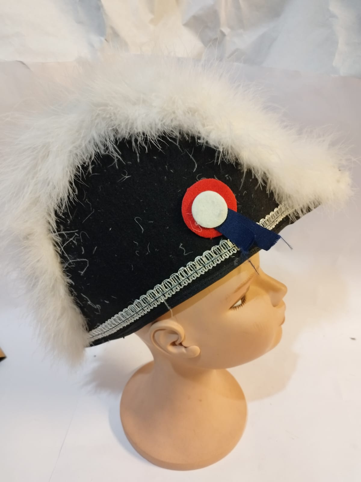 Sombrero Napoleón con Plumas de Marabú