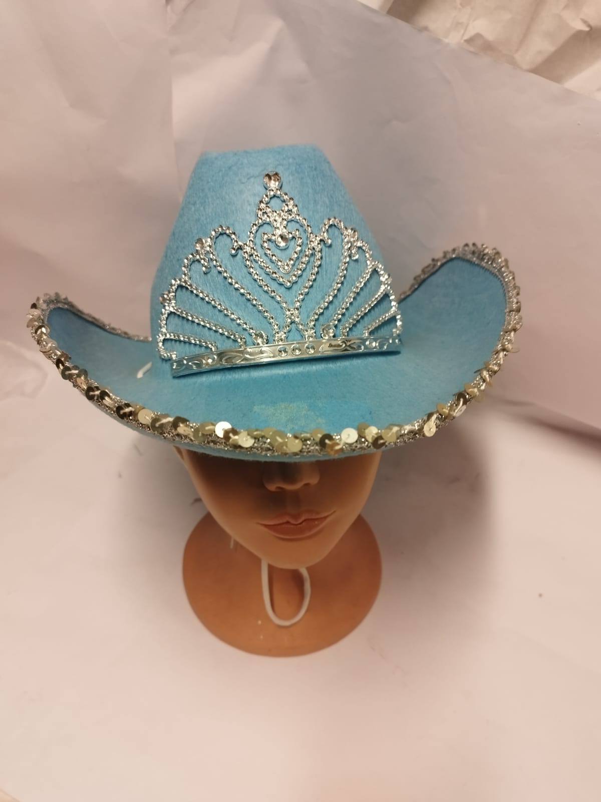 Sombrero Cowboy Azul con Lentejuelas y Tiara – Accesorio de Disfraz