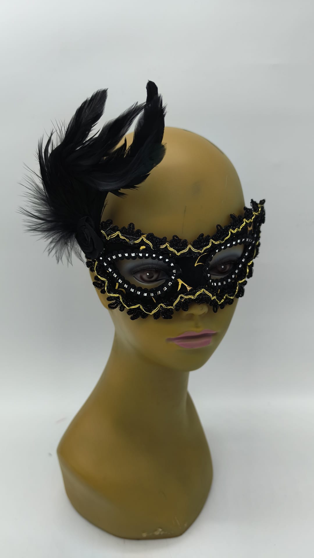 Antifaz Veneciano Negro con Plumas y Strass para Disfraz