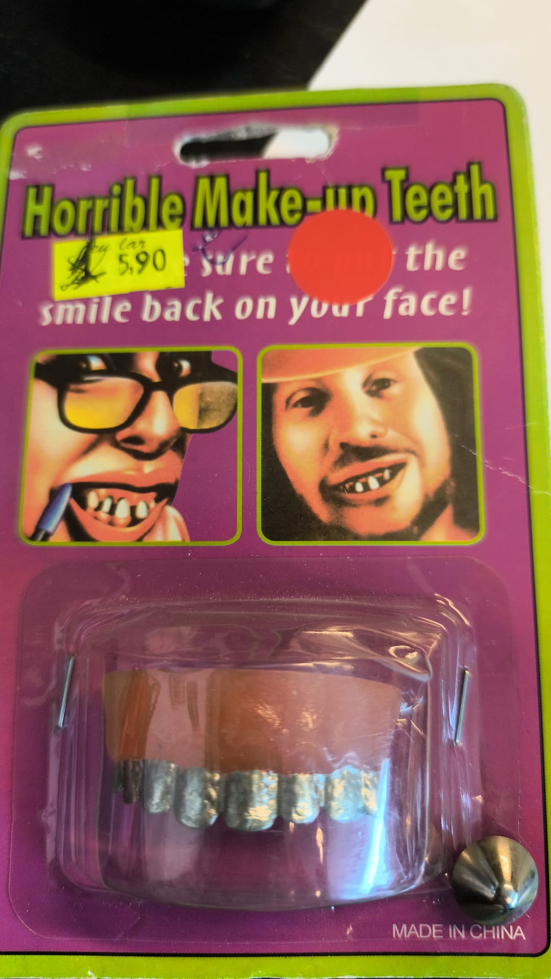 Dentadura de Metal – Accesorio de Disfraz