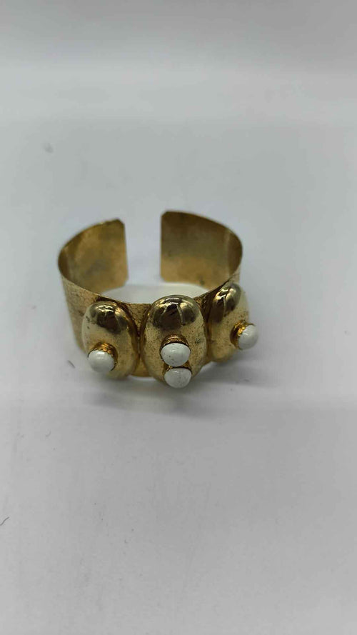 Brazalete Romano de Latón Dorado con Perlitas – Accesorio de Disfraz