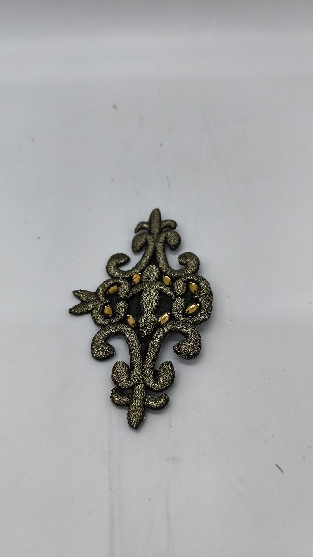 Aplíque Bordado Flor de Lis – Pasamanería para Disfraz Medieval