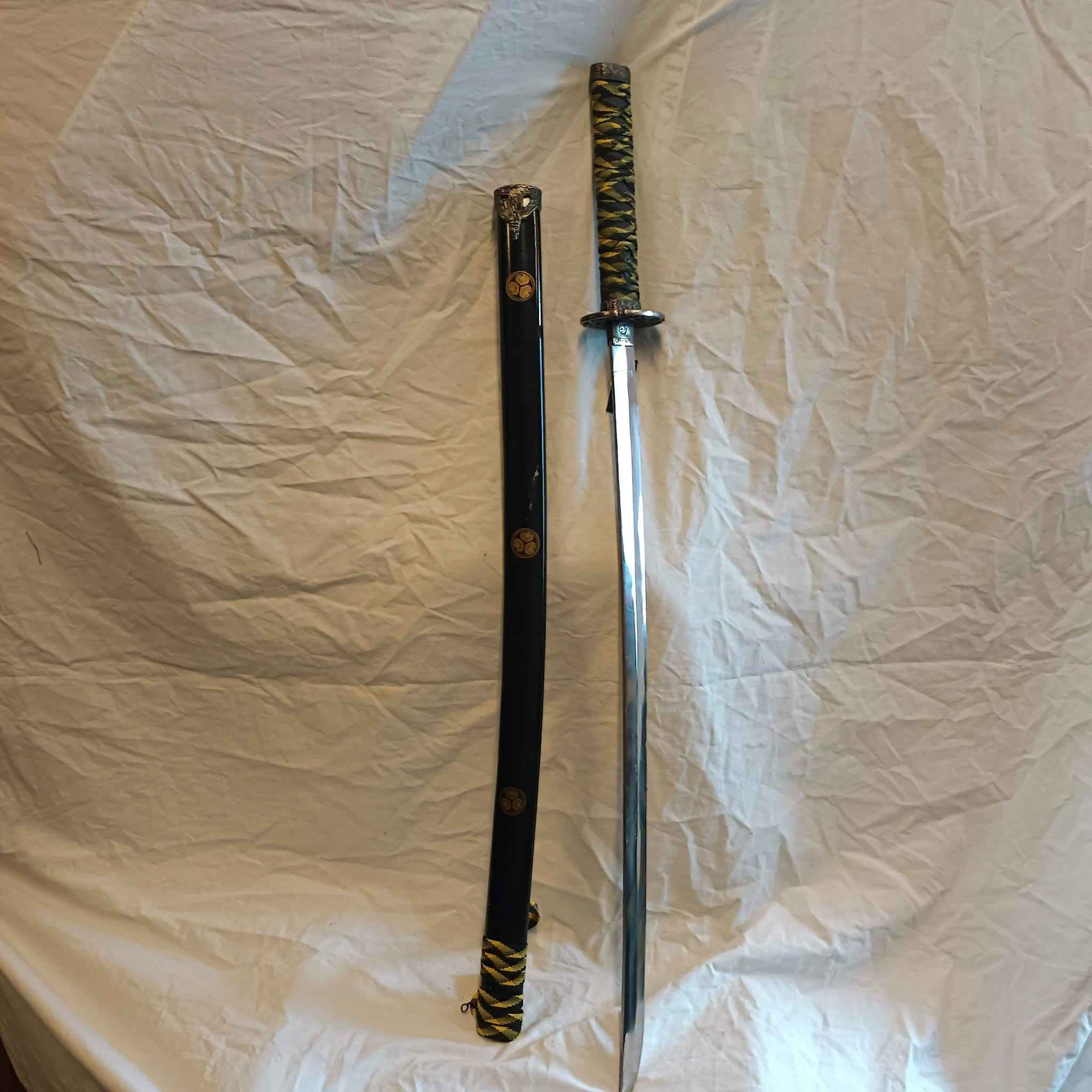 Katana Decorativa Samurái con Saya Negra