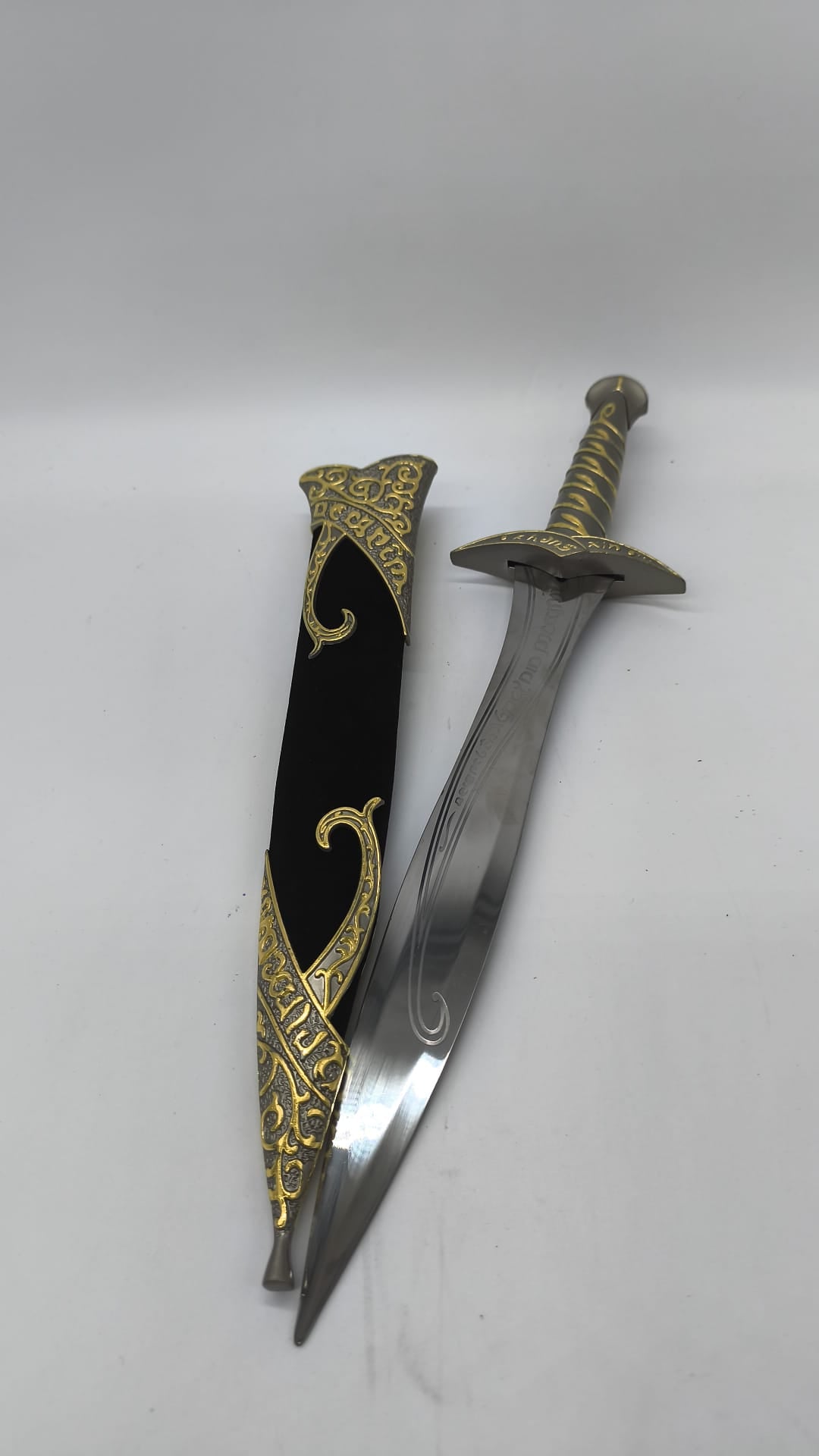 Daga Medieval de Lujo con Vaina Decorada