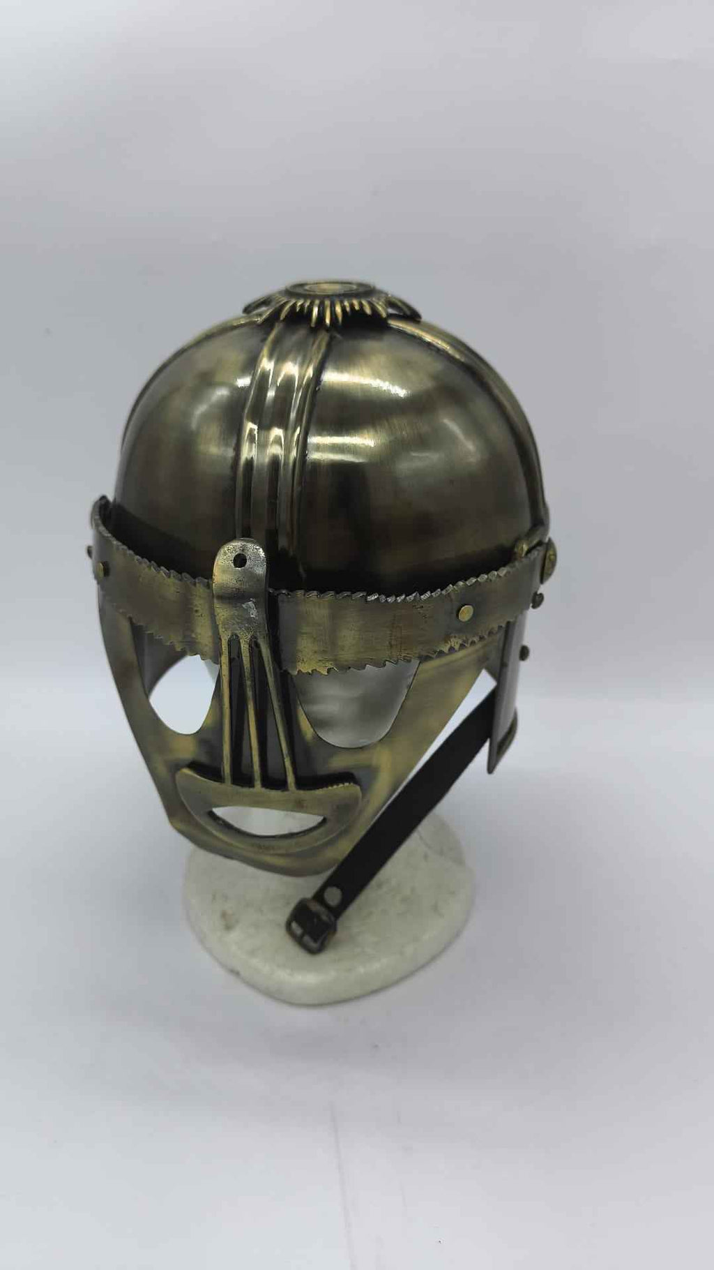 Casco Romano Montefortino Bronce con Guardacarrillos