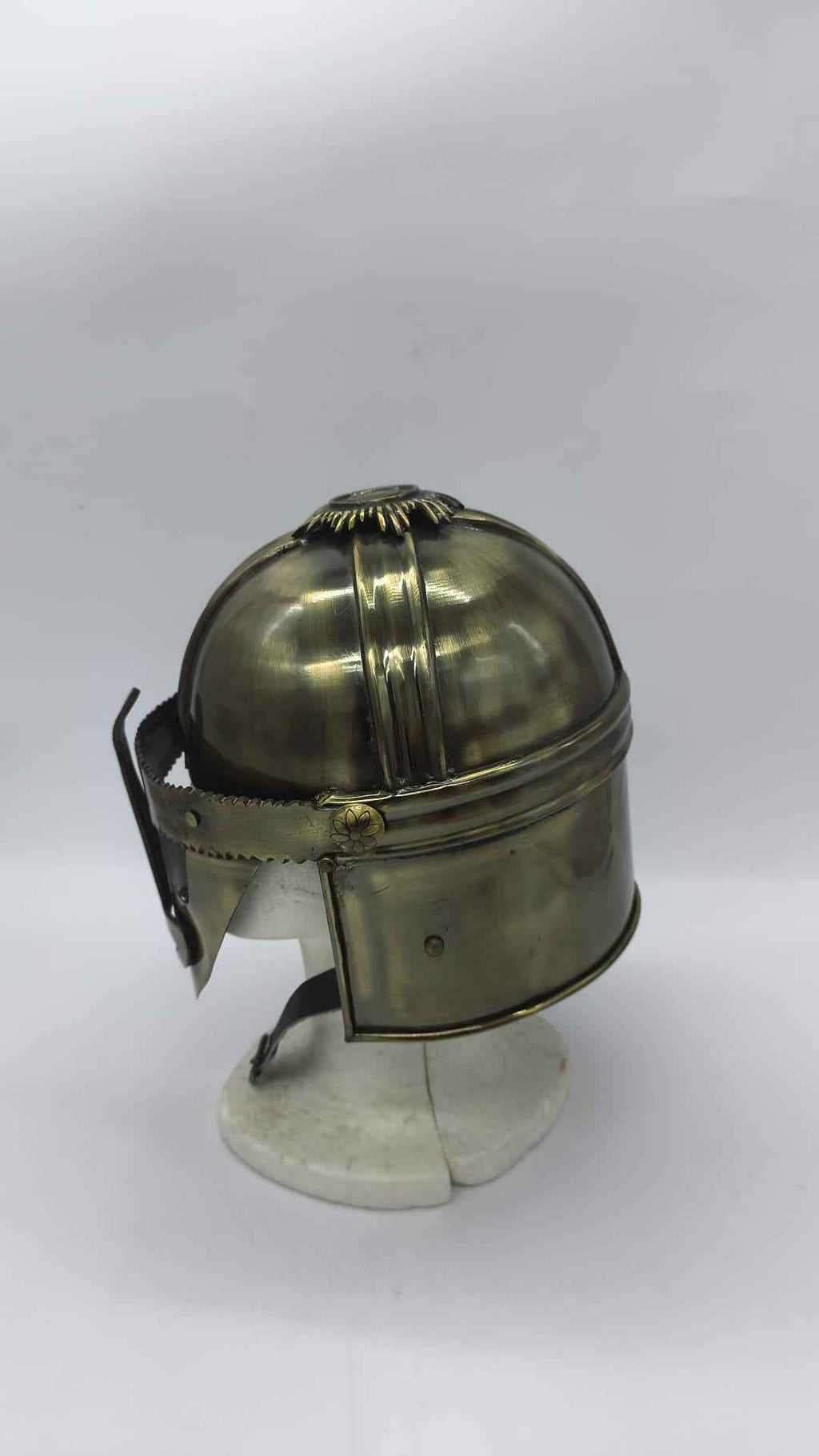 Casco Romano Montefortino Bronce con Guardacarrillos