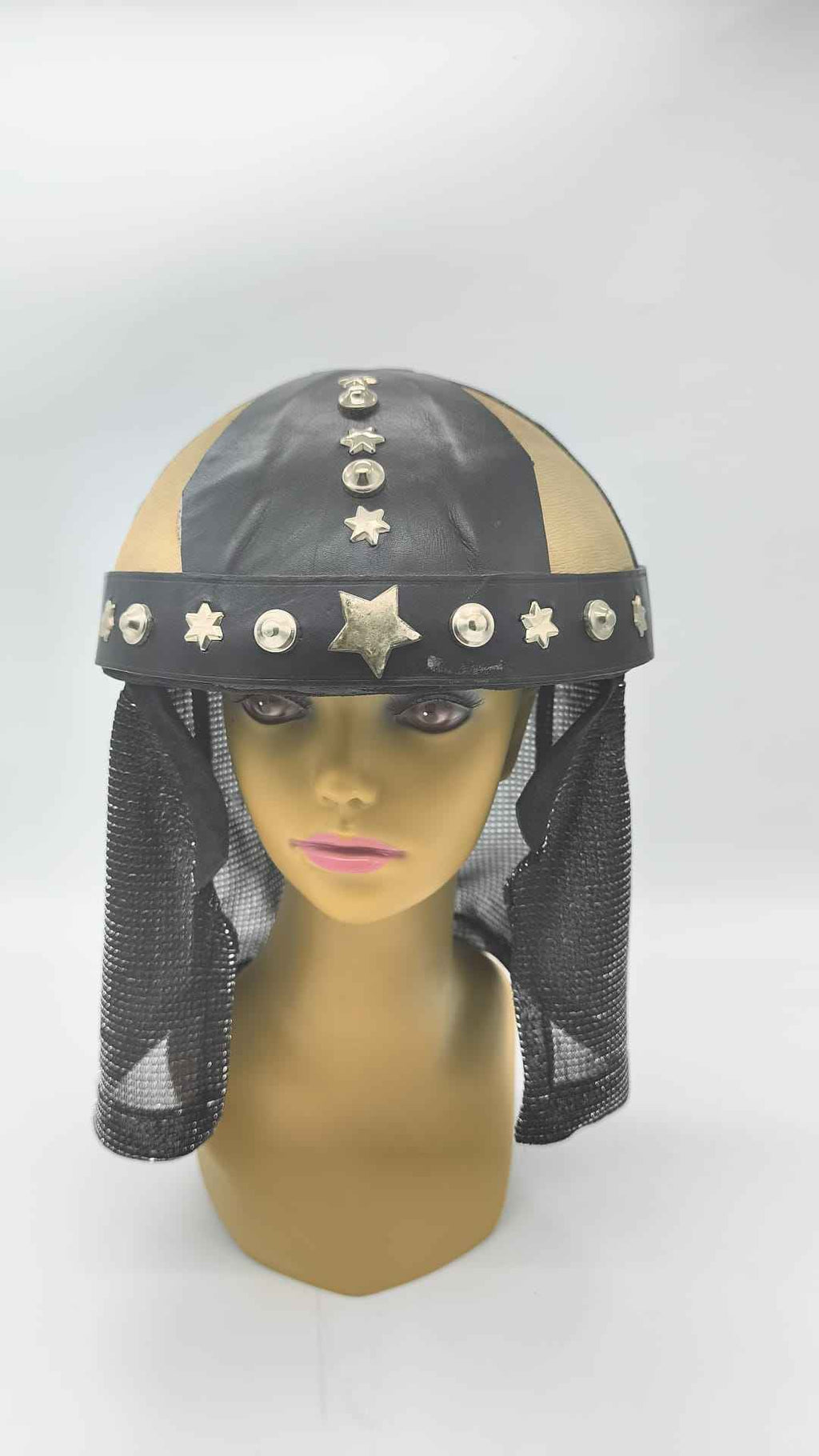 Casco Medieval con Cota de Malla