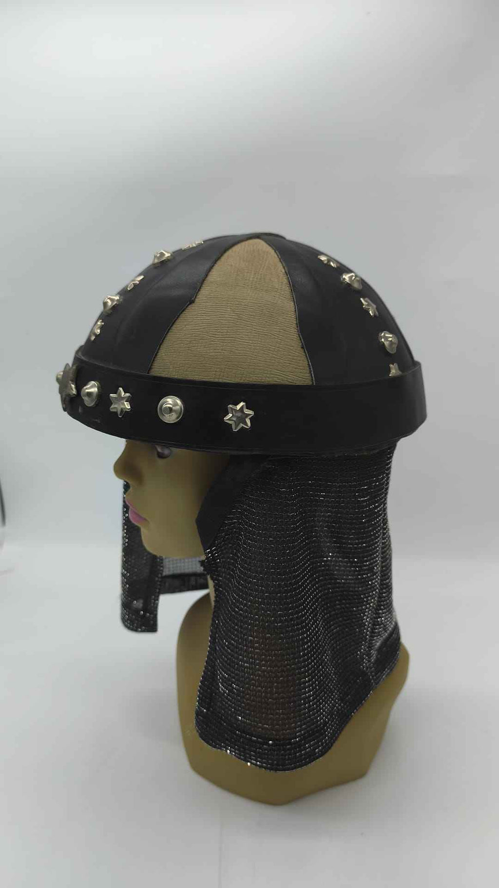 Casco Medieval con Cota de Malla