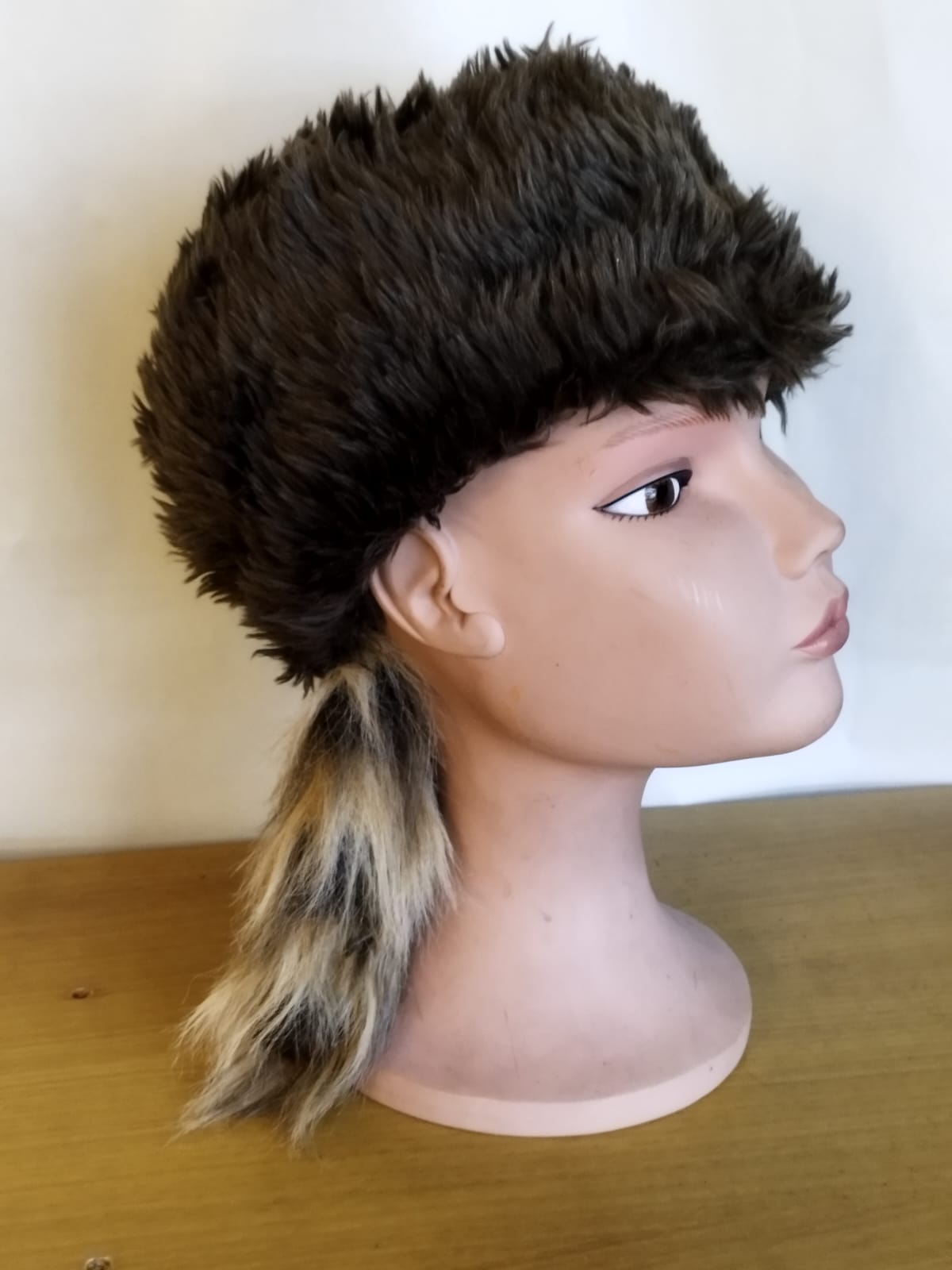 RACCOON TAIL HAT 679