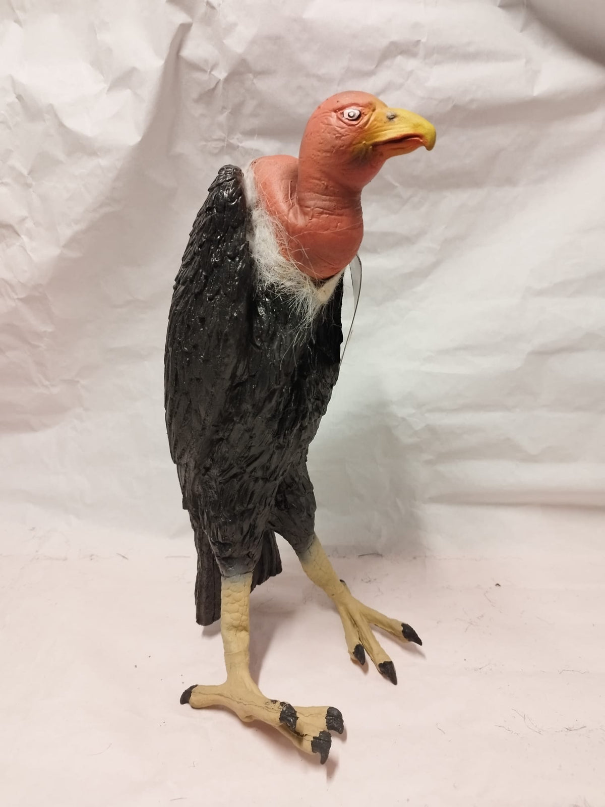 Buitre Decorativo con Plumas Halloween II - 40cm