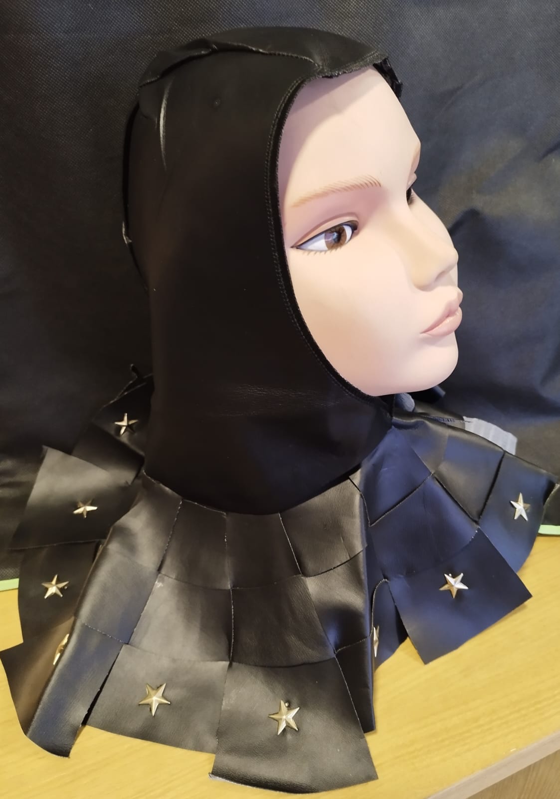 Capucha Cruzado Negra