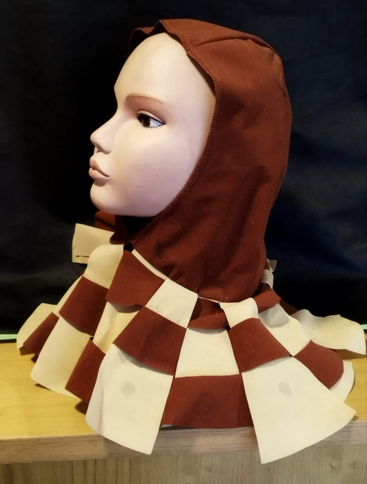 Capucha Cruzado Marron
