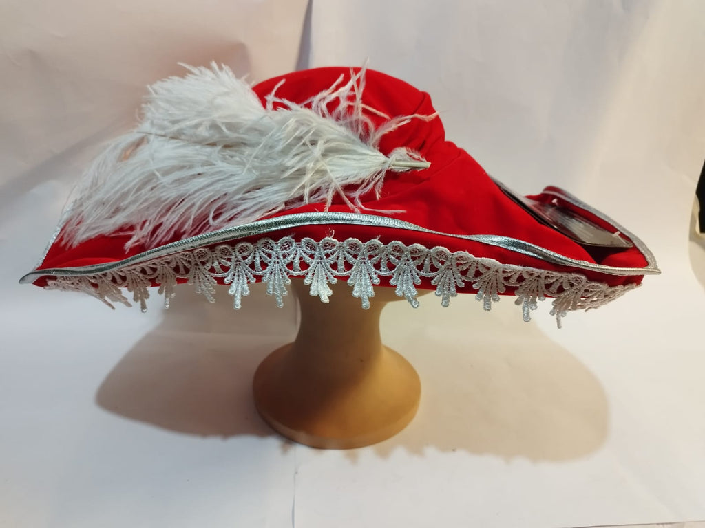 Sombrero de Pirata Rojo con Ribete Plateado y Pluma