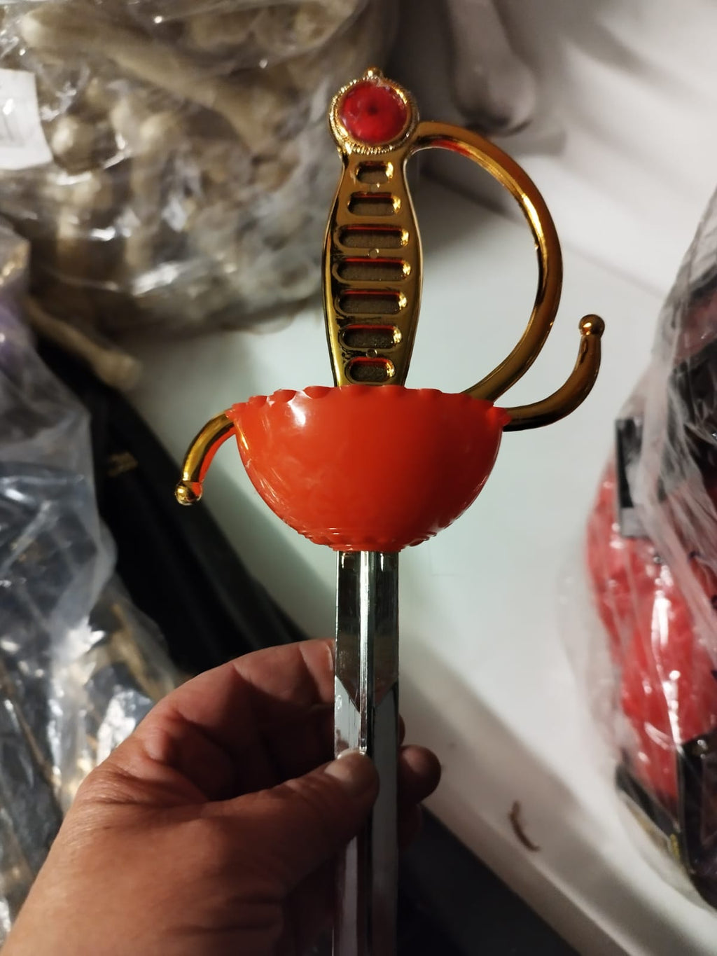Espada Mosquetero Infantil con Guarda Roja para Disfraz