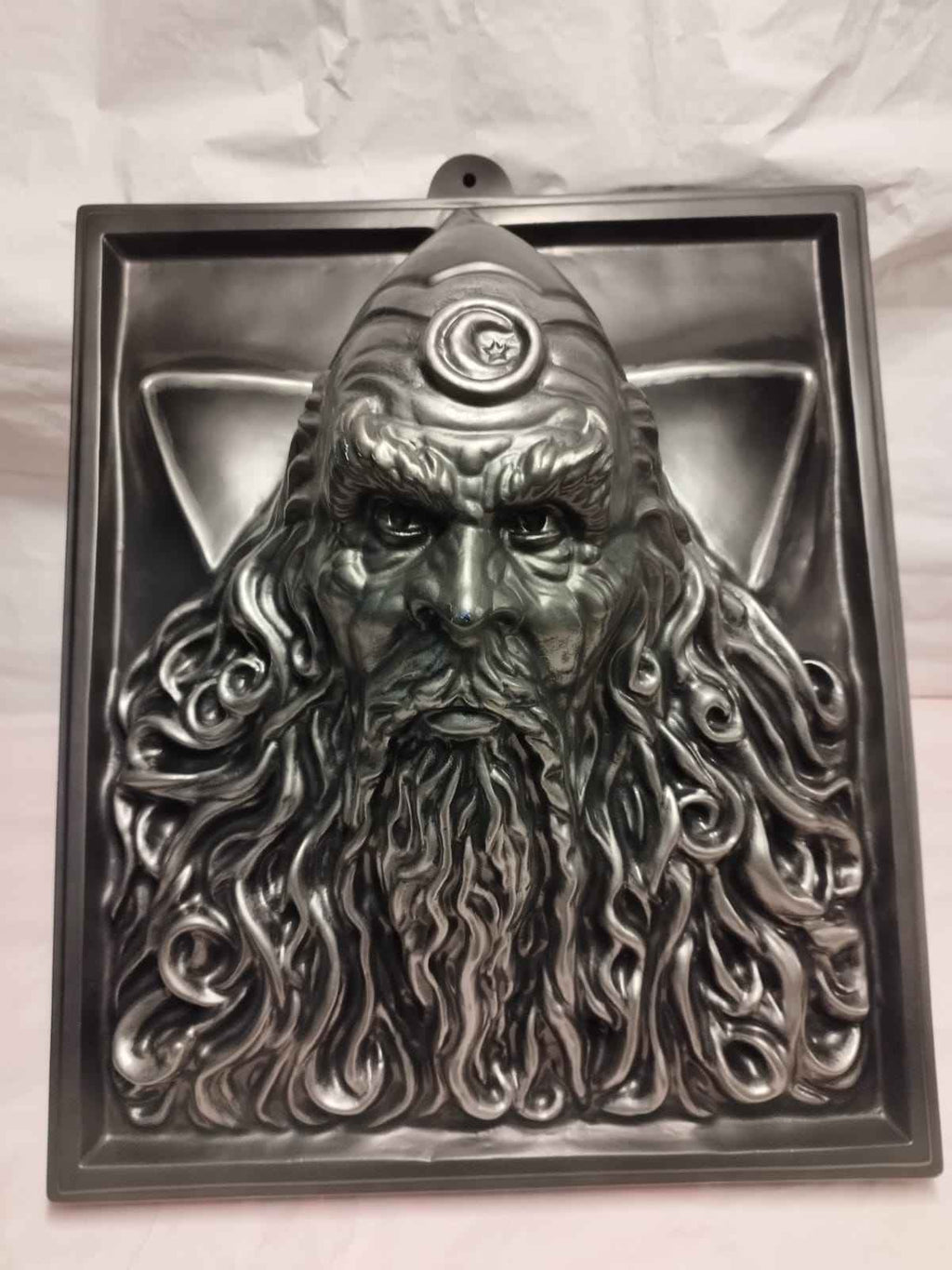 Cuadro Decorativo Rostro de Mago Nórdico en Relieve