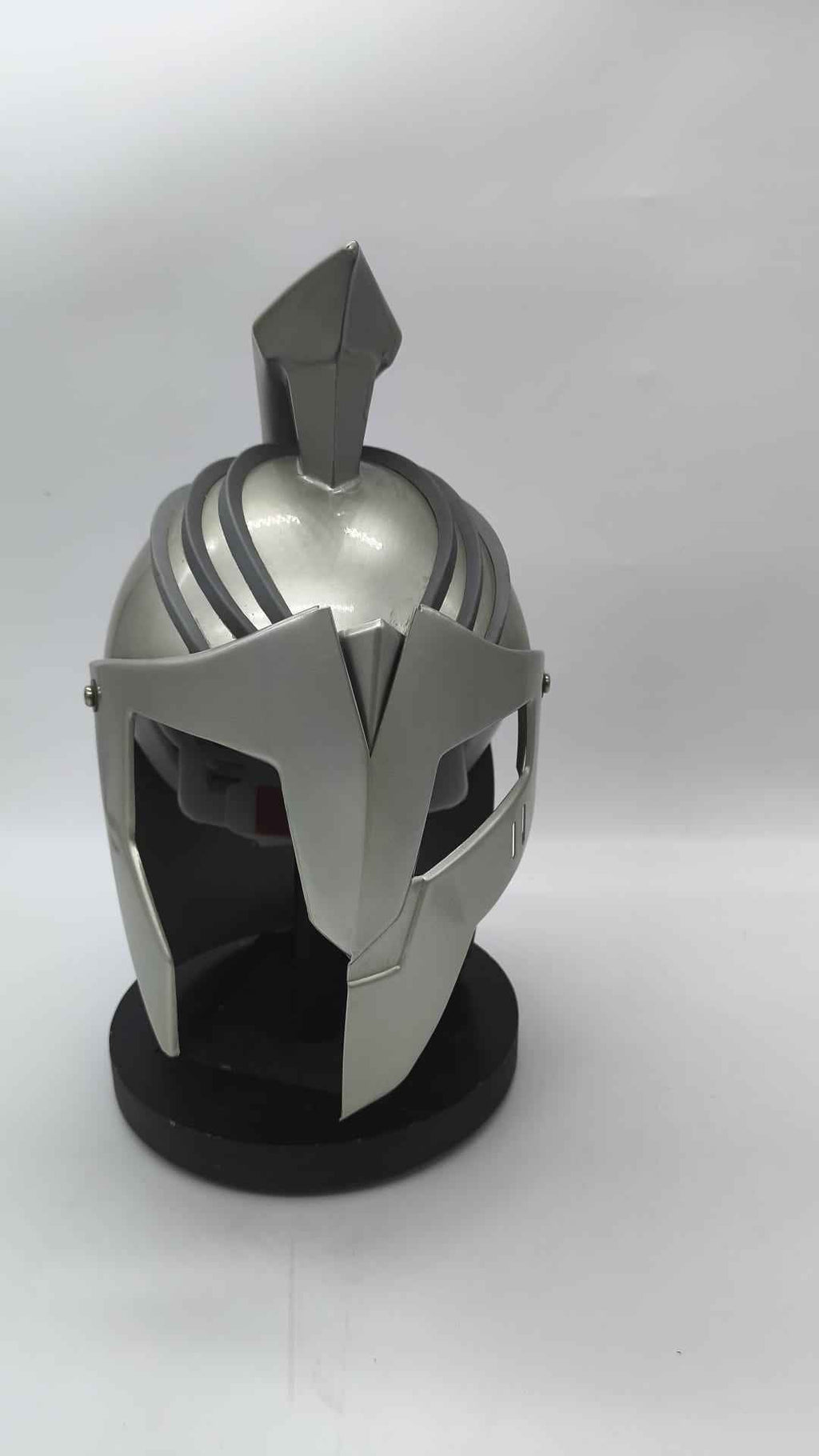 Casco Gladiador Romano Plateado con Soporte