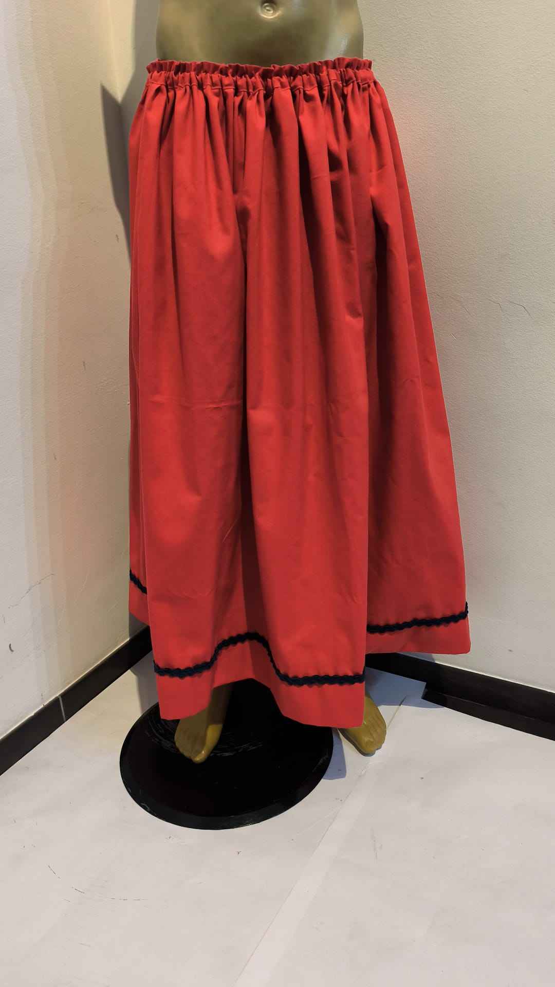Falda Medieval Roja