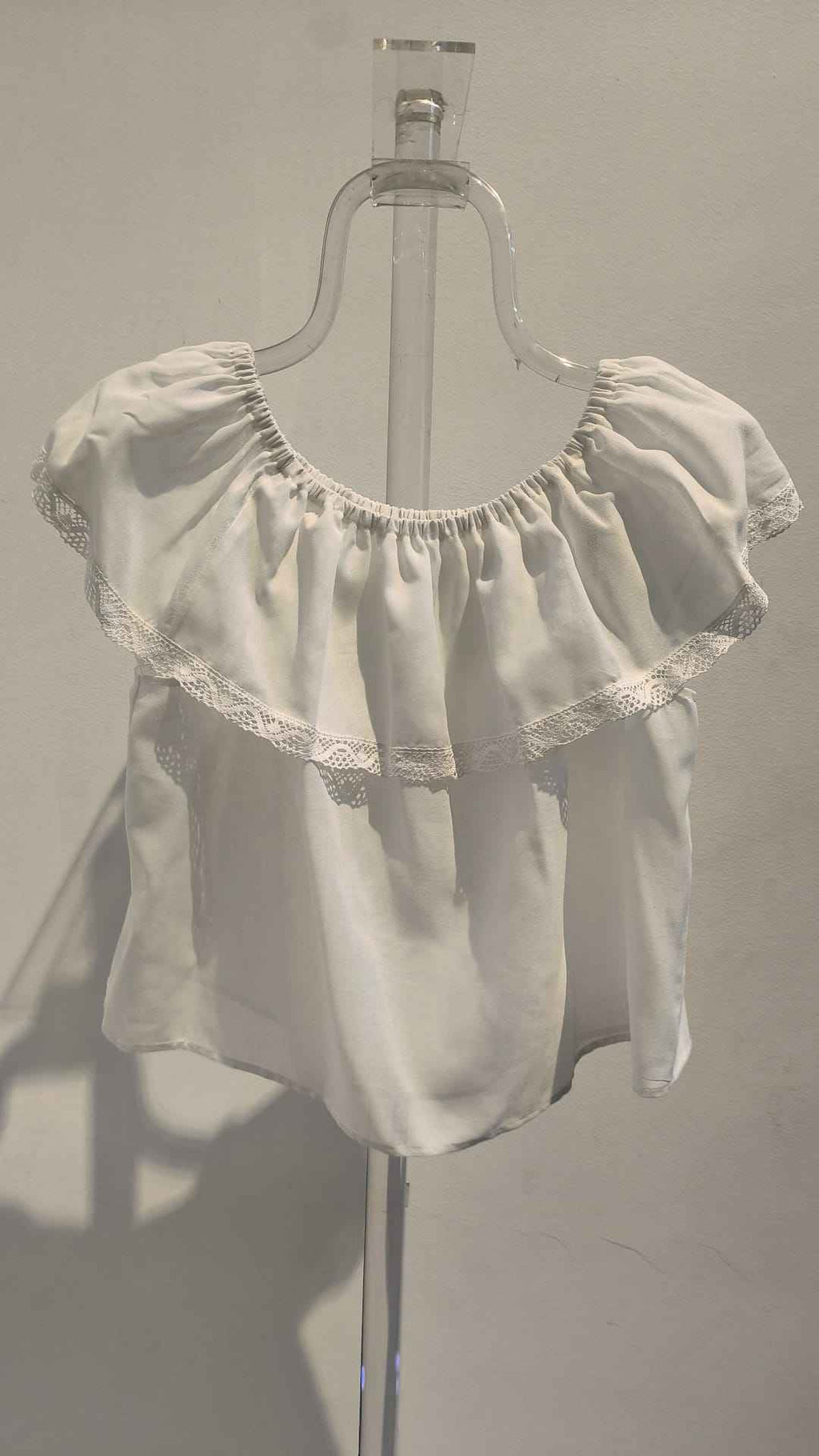 Camisa Medieval Blanca con Volante y Pasamanería