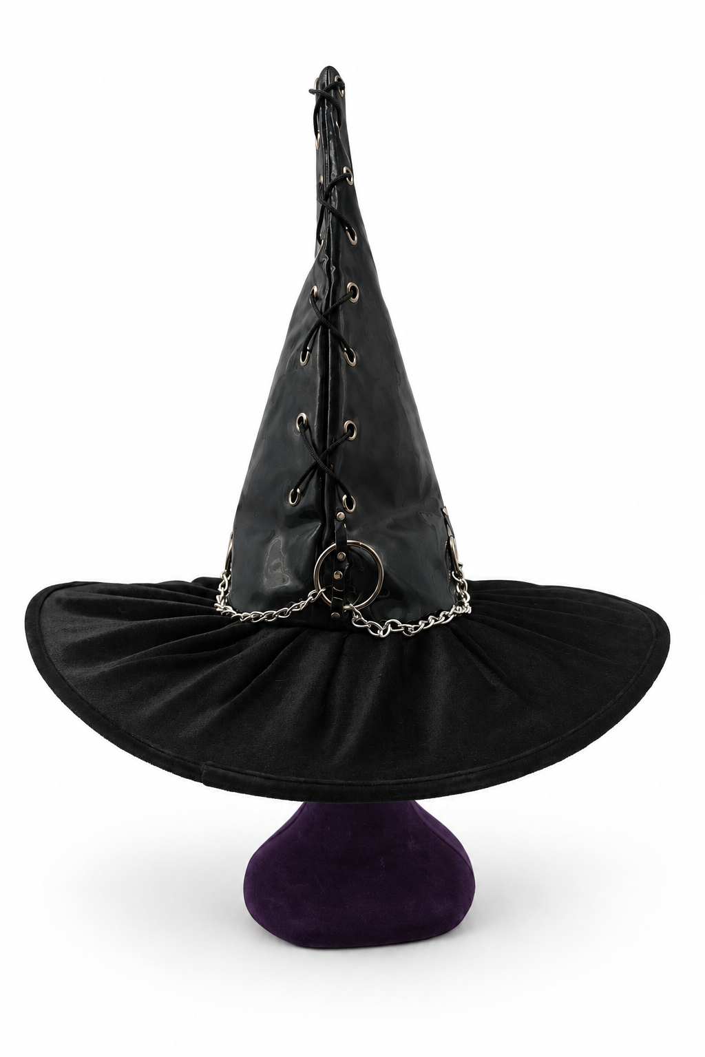 Gorro Bruja Guerrera negro sobre fondo blanco
