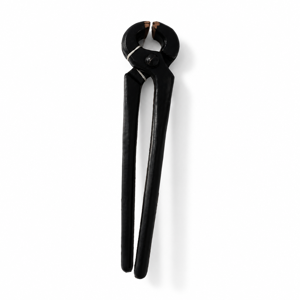 Tenaza de juguete completa sobre fondo blanco
